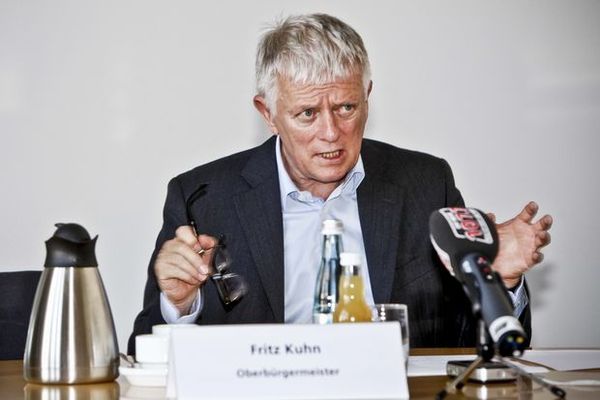 Fritz Kuhn möchte Carsharing-Bedingungen in Stuttgart verbessern